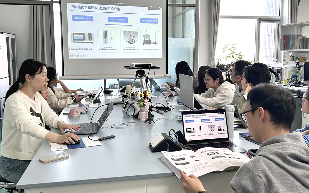 “生命科学学院教你一技”系列讲座之“活体脑化学物质实时分析技术与应用进展”顺利召开